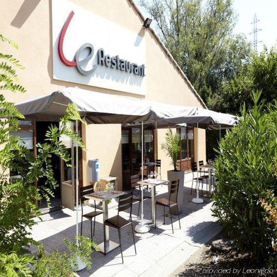 Campanile Saint-Die Restoran fotoğraf