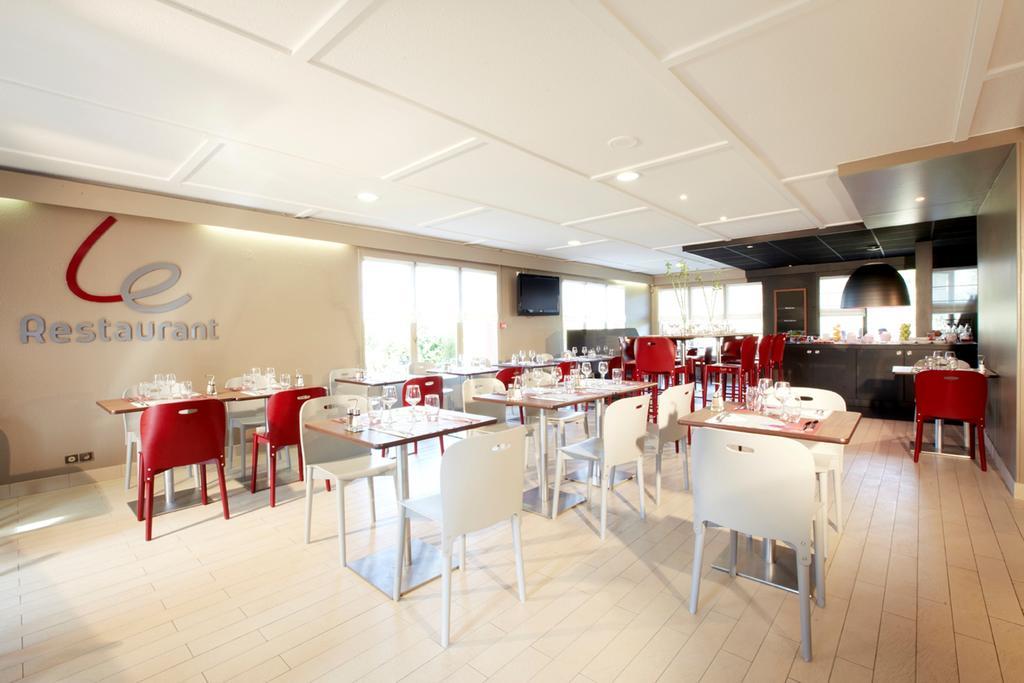 Campanile Saint-Die Restoran fotoğraf