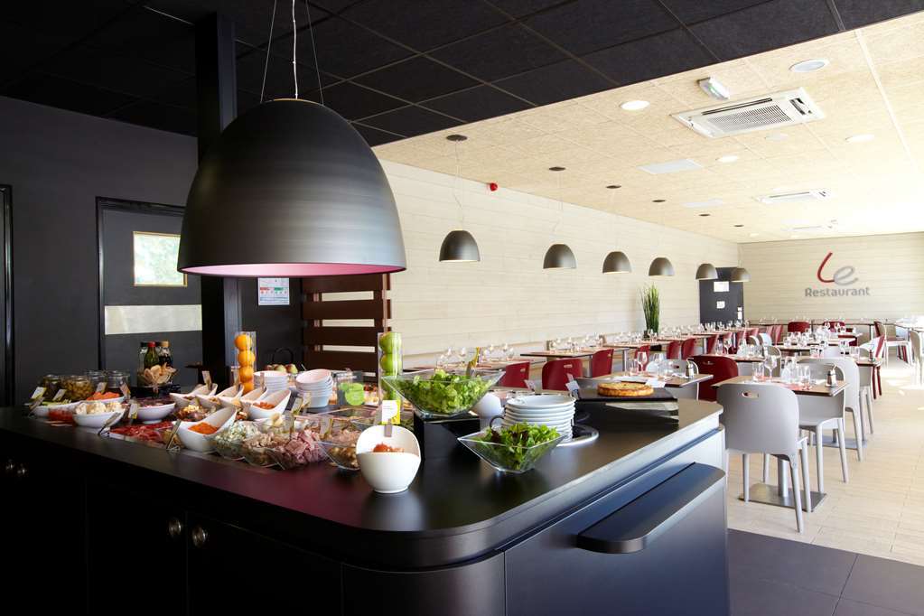 Campanile Saint-Die Restoran fotoğraf